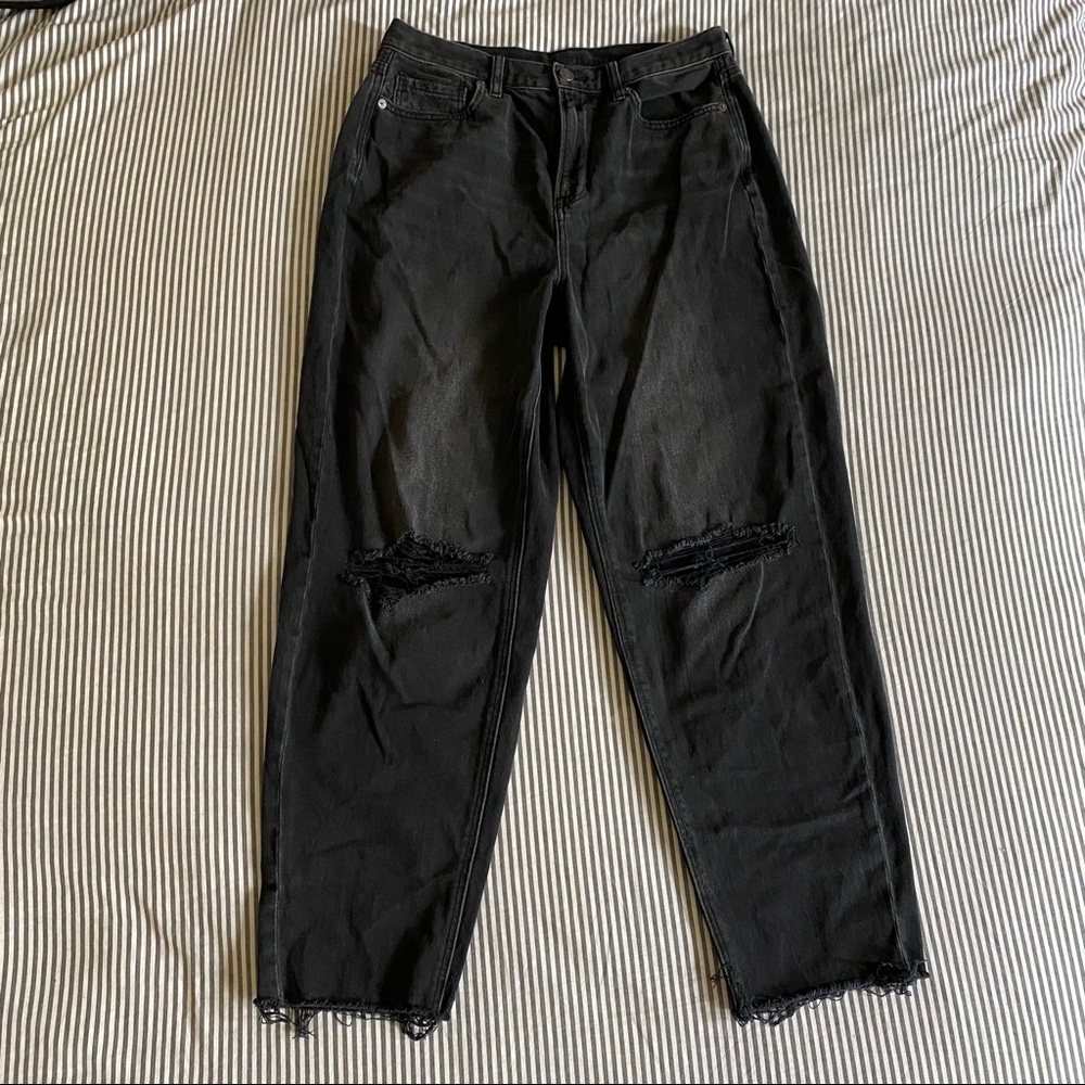 American Eagle high waisted crop mom jeans